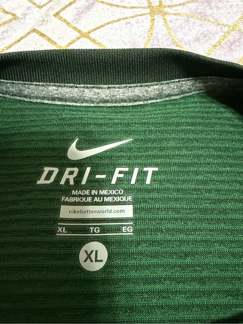 💥 MENS Nike Dri-FIT Green Striped Performance Tee - Picture 5 of 10